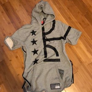 Nike sportswear basketball short sleeve pull over